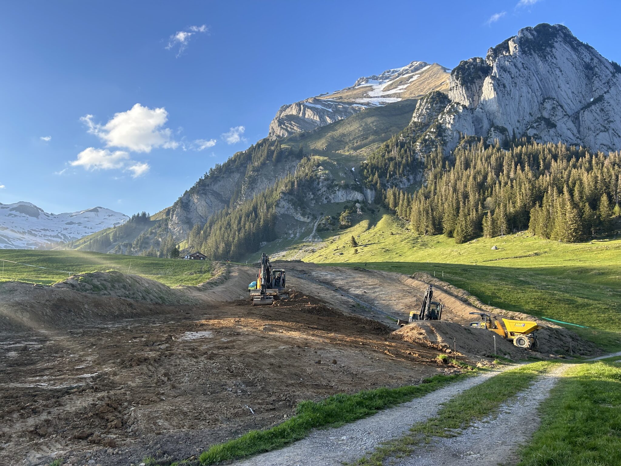 Zufahrtsstrasse Gamplüt